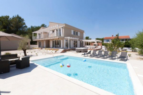 Villa BELLA - beautiful and modern house with pool, souna, jacuzzi & playground, Ližnjan - Istra